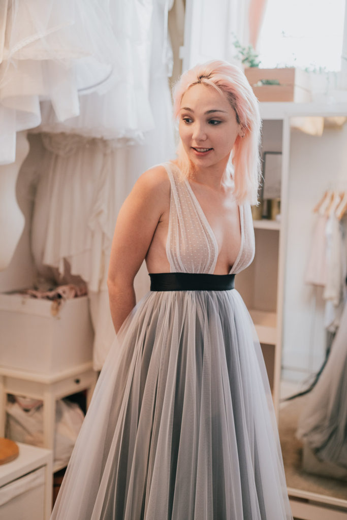 smilling Claudia Pascoal - brides inspiration wedding photographer