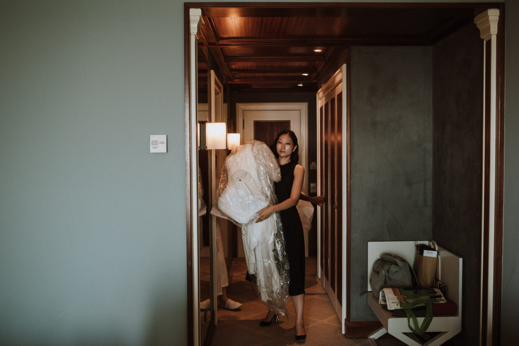 destination wedding cascais - wedding dress arriving to hotel room