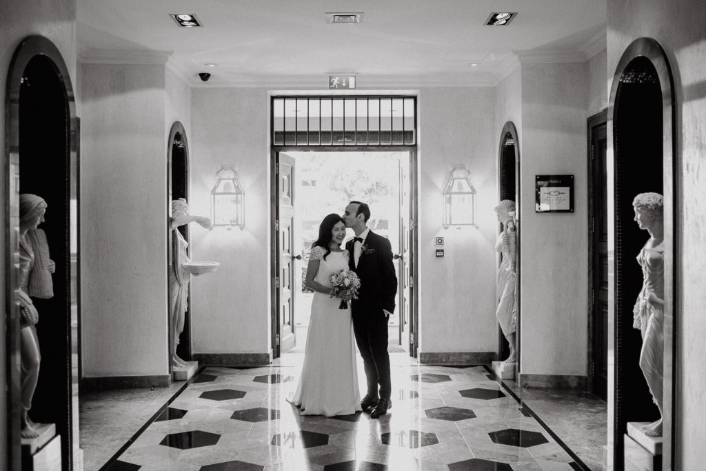 destination wedding cascais - bride and groom inside the hotel