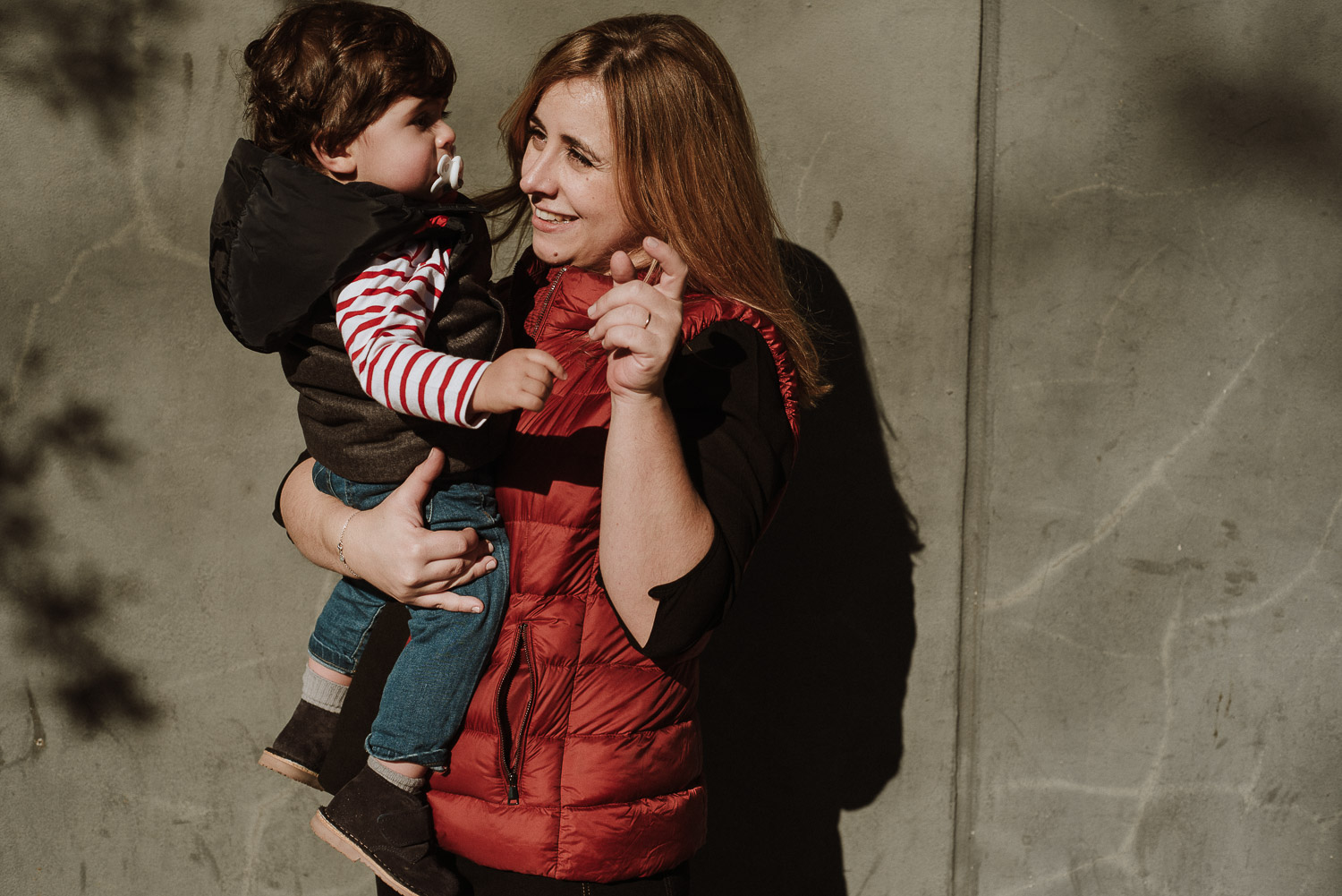 mom and son - portugal wedding photographer family photographer