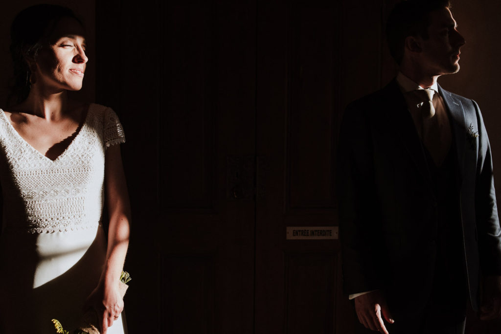 couple in sun light - solar de pancas wedding photographer