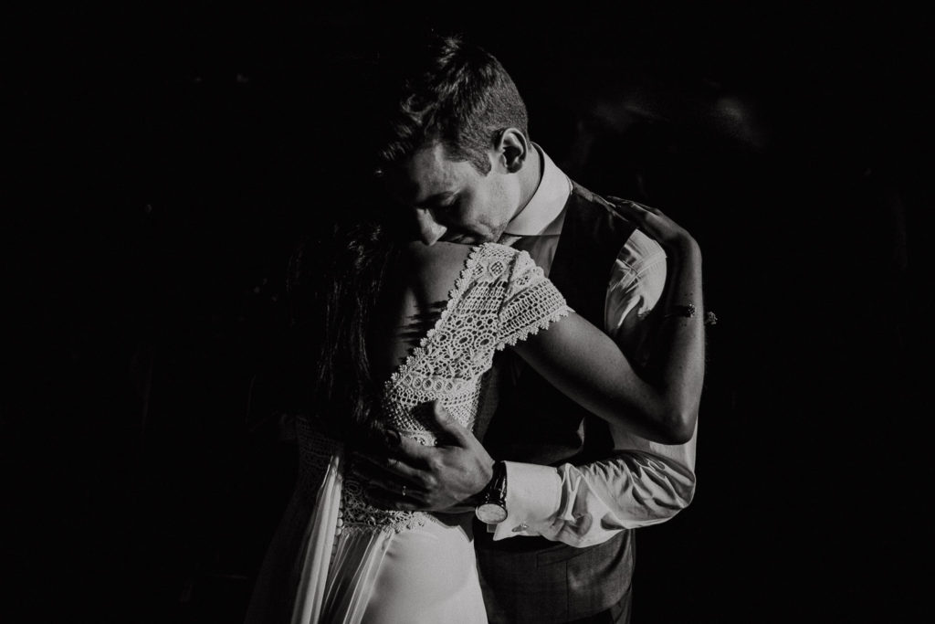 couple's first dance - solar de pancas wedding photographer