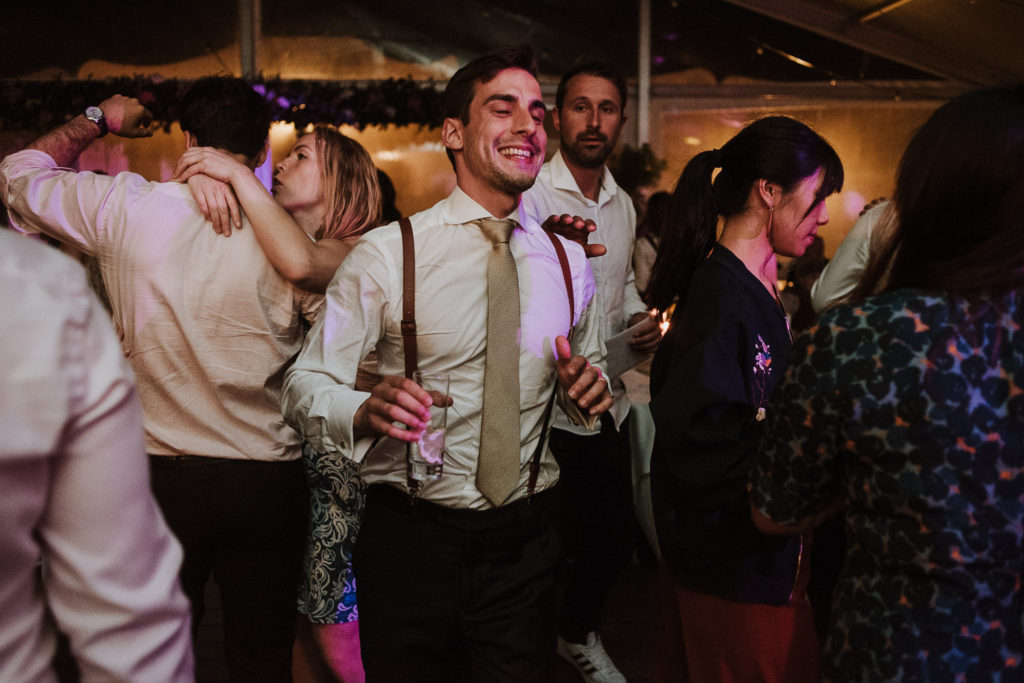 groom dancing - solar de pancas wedding photographer