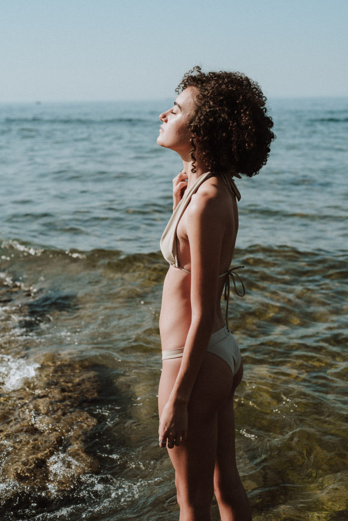 fashion photographer praia da parede - girl in pastel bikini