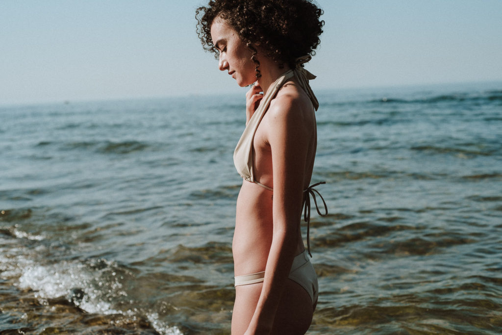 fashion photographer praia da parede - girl in pastel bikini