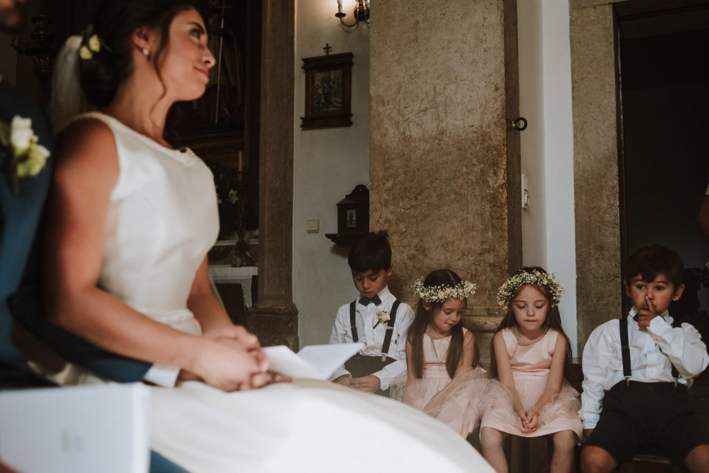 children at church casa de reguengos wedding photographer