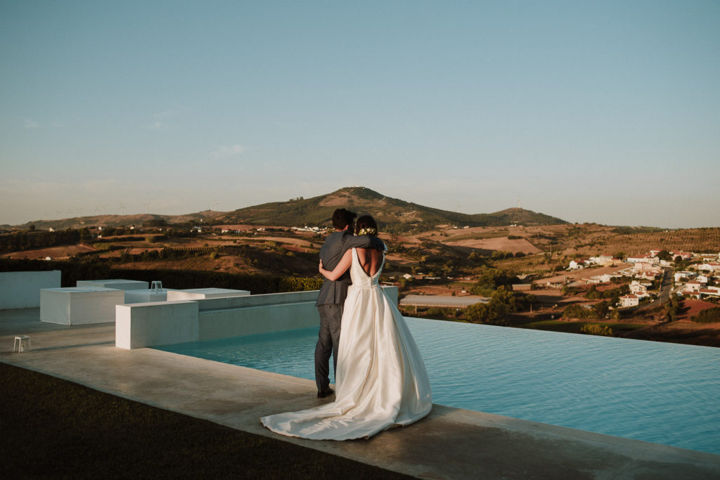 couple at sunset casa de reguengos wedding photographer