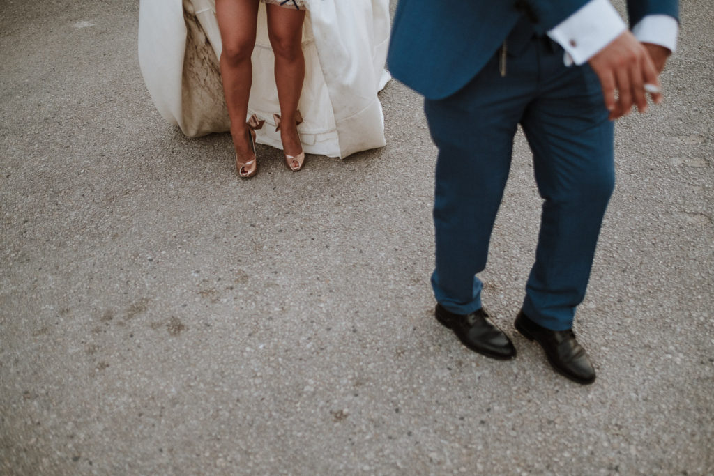 couple moon walking casa de reguengos wedding photographer