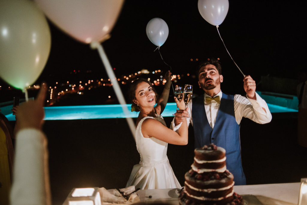 wedding cake and balloons casa de reguengos wedding photographer