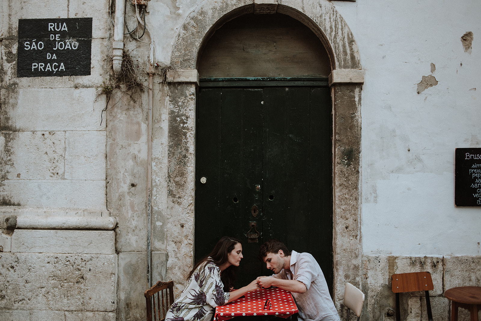 lisbon engagement photograph